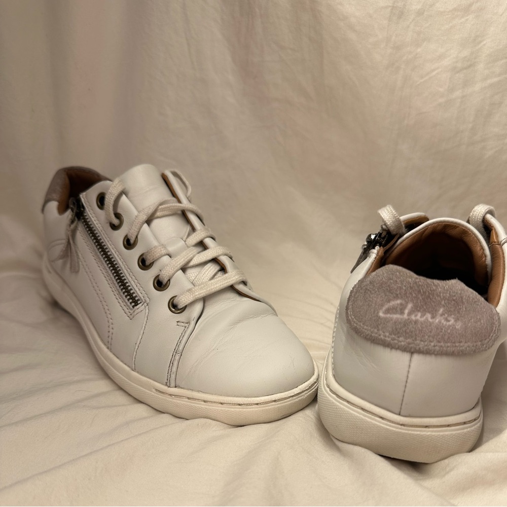 Clarks Womens White and Gray Sneakers White Leather Zipper Nalle Lace W 8.5